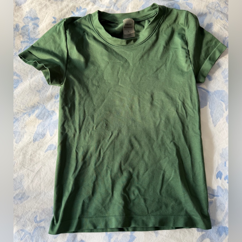 Aritzia Dark green tee